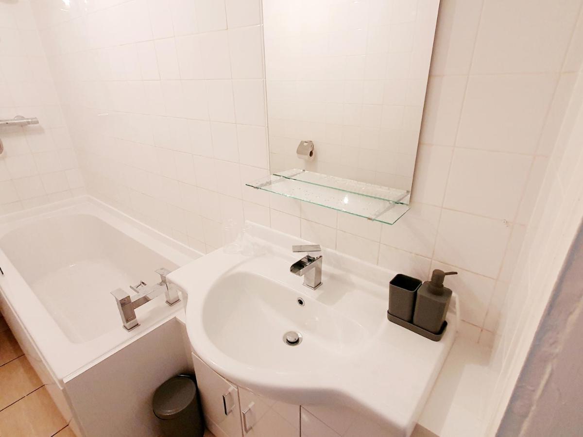 Station Apartment Bellshill Buitenkant foto